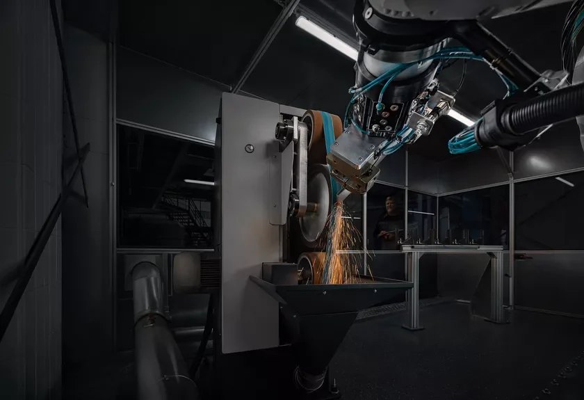 VSM robotizált csiszolási technológia